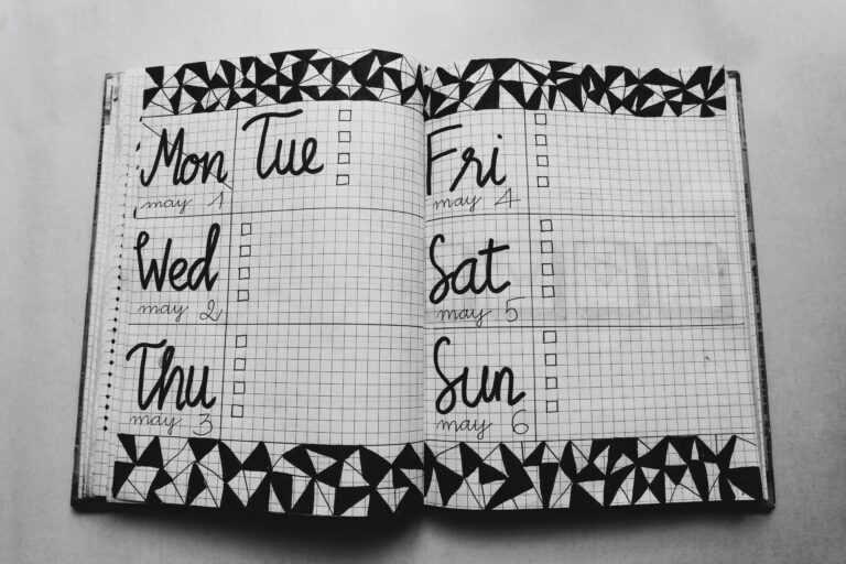 How to Build a Weekly Workout Plan That Actually Works (Without Living in the Gym)